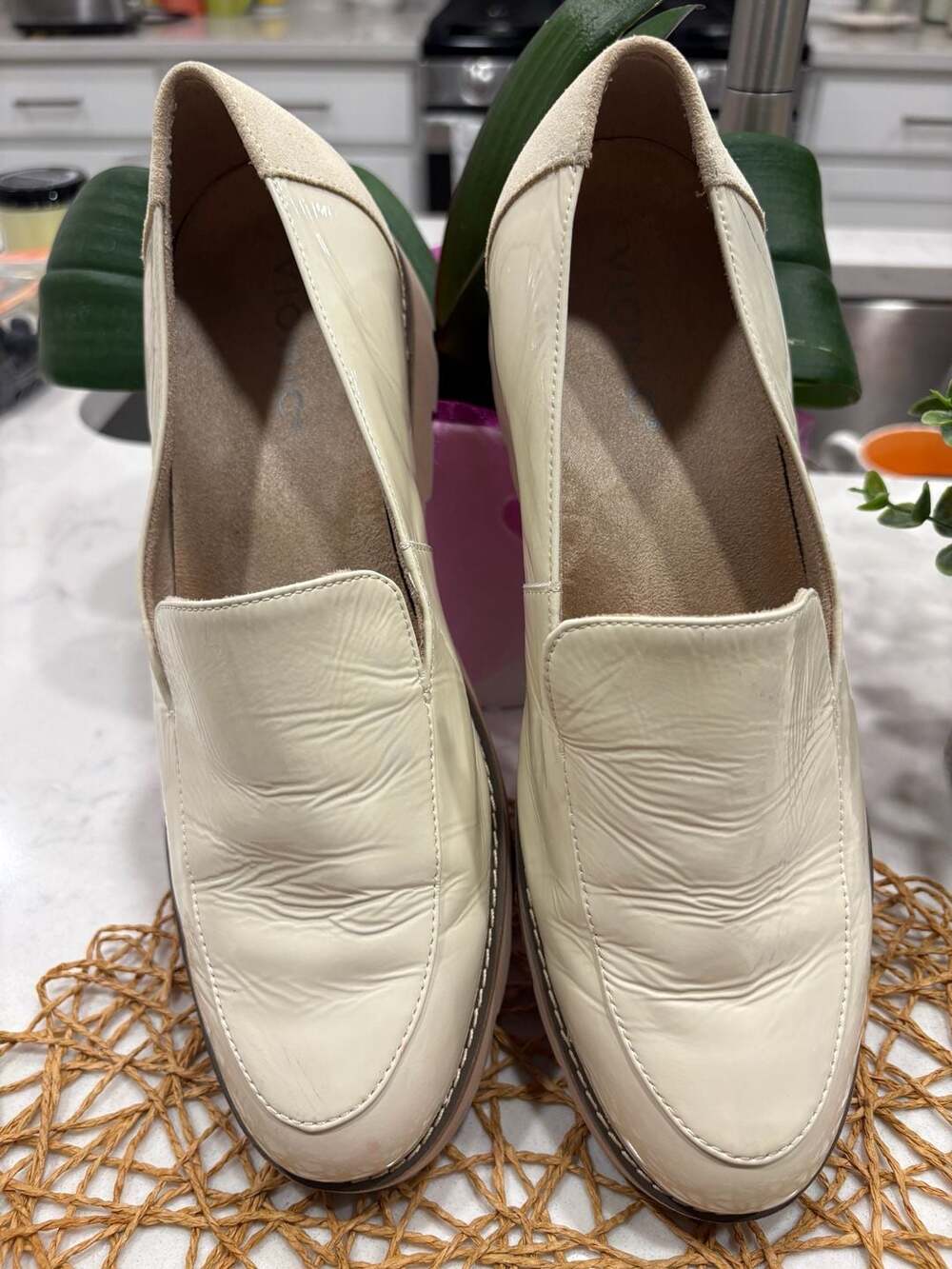 Vionic Women's Kensley Slip-On Patent Loafers Cream